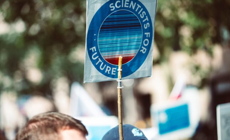 Валери Божинов от протеста: Писна ми да ме лъжат!