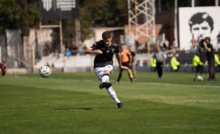 Елче победи Валенсия и прати Севиля в зоната на изпадащите